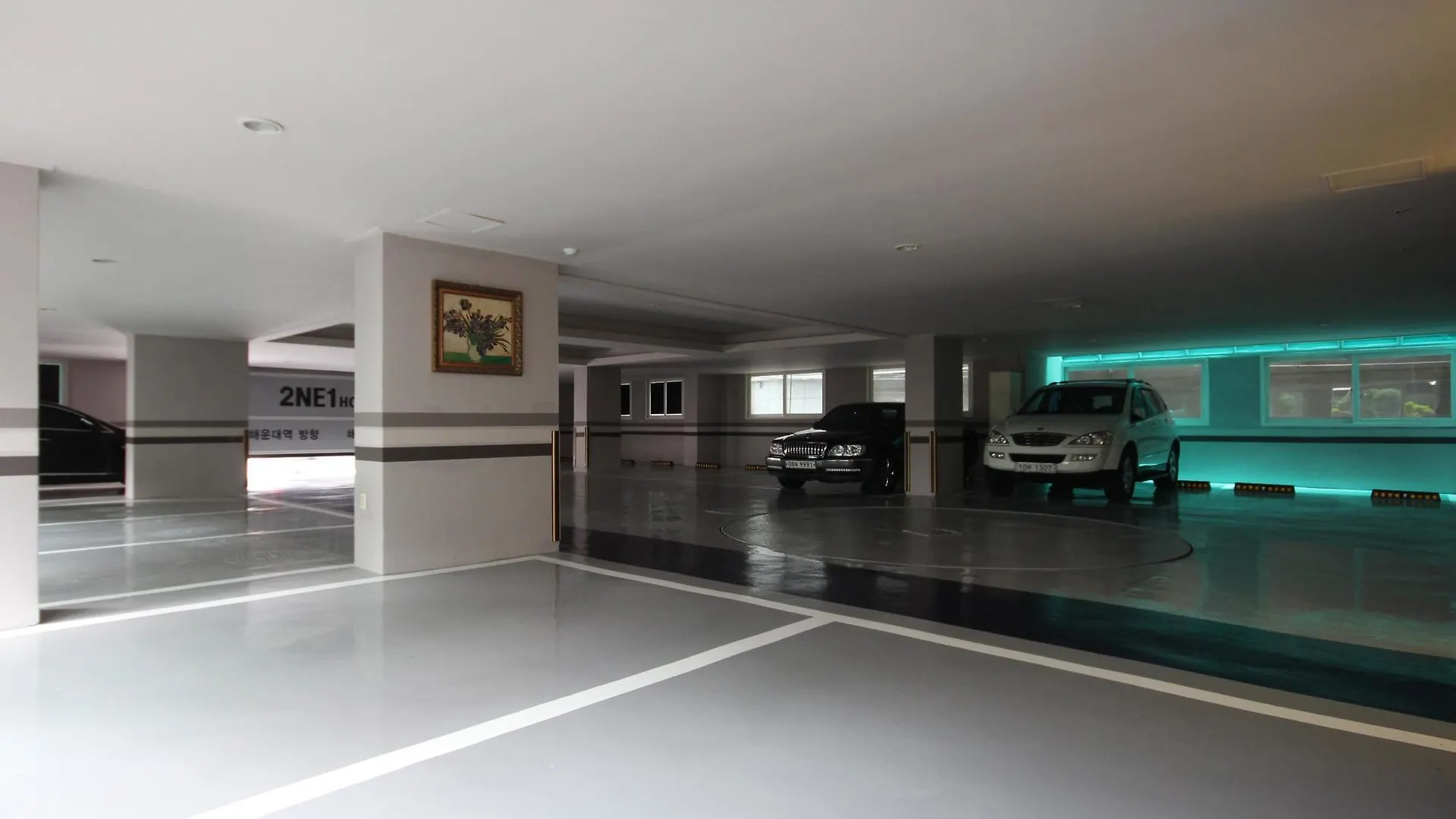 2Ne1 Hotel Busan