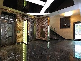 2Ne1 Hotel Busan 2*,
