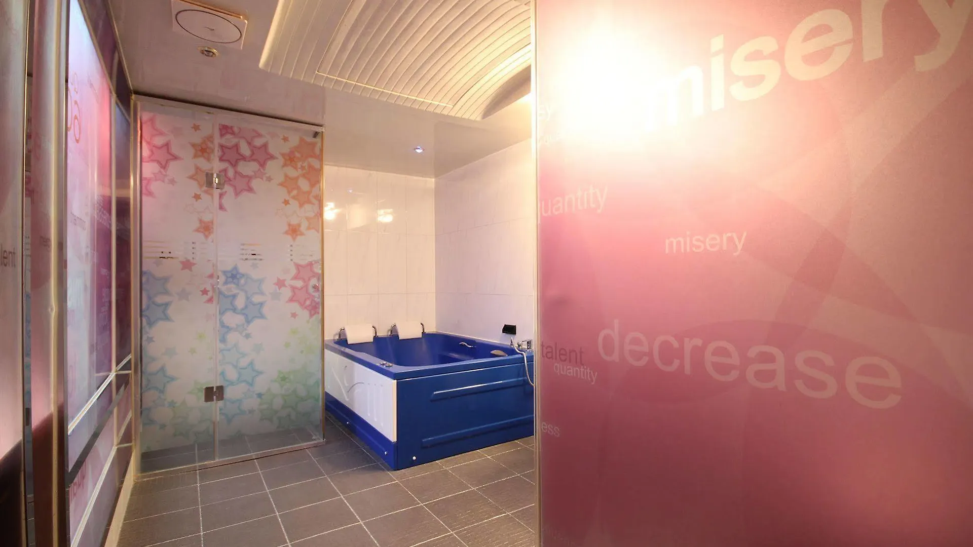 2Ne1 Hotel Busan