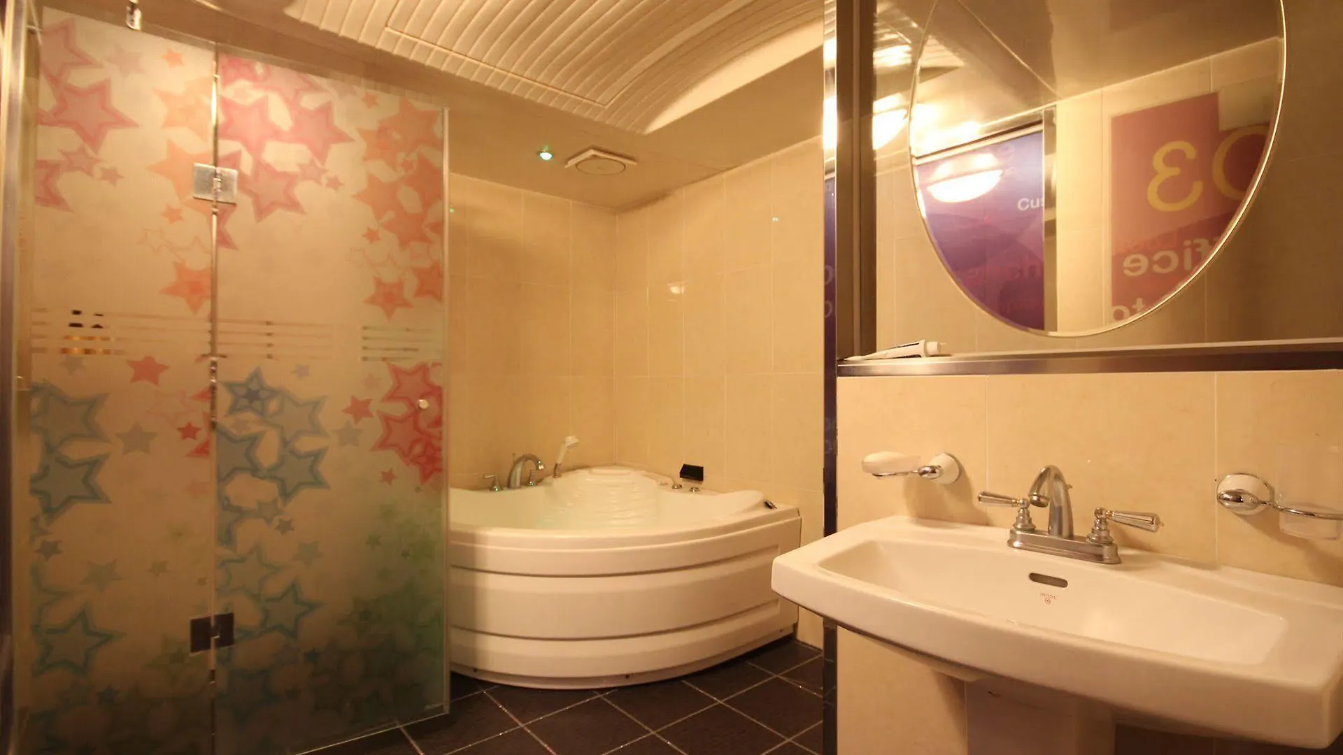 2Ne1 Hotel Busan