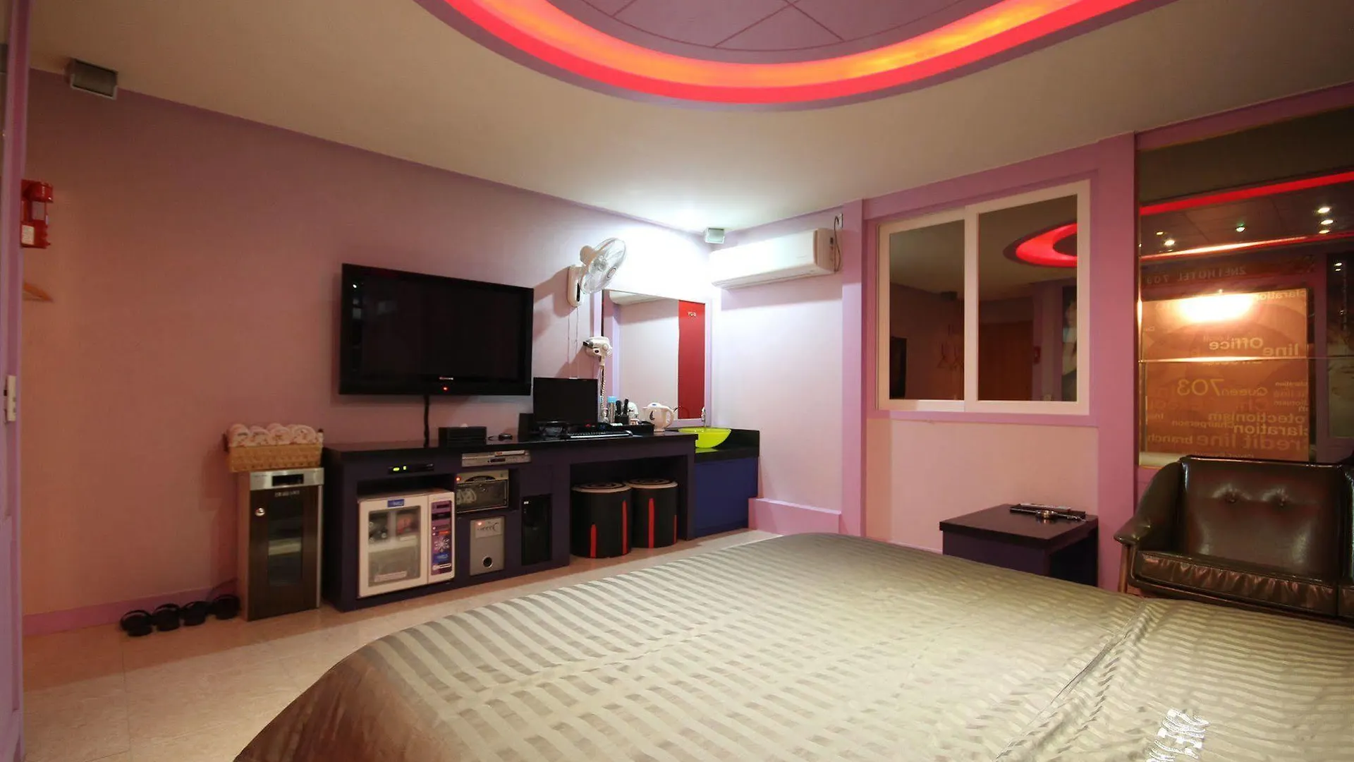 2Ne1 Hotel Busan